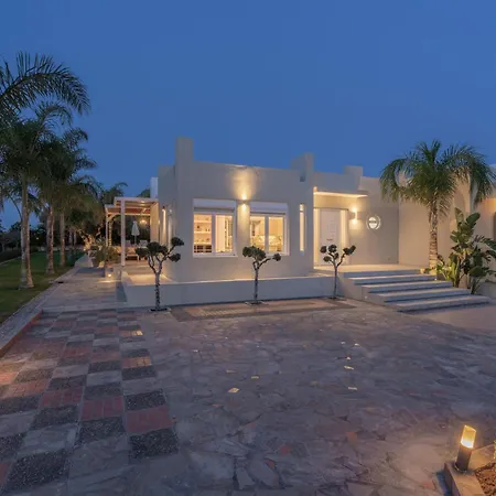 Periklis Villa Adelianos Kampos
